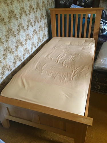 Single wooden bed frame vgc - wooden,