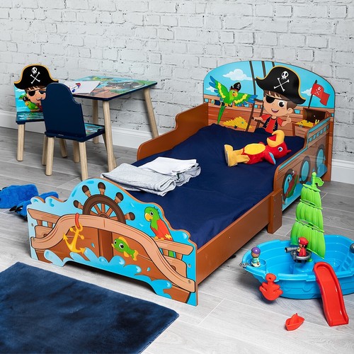 Kids pirate theme wooden - pirate,
